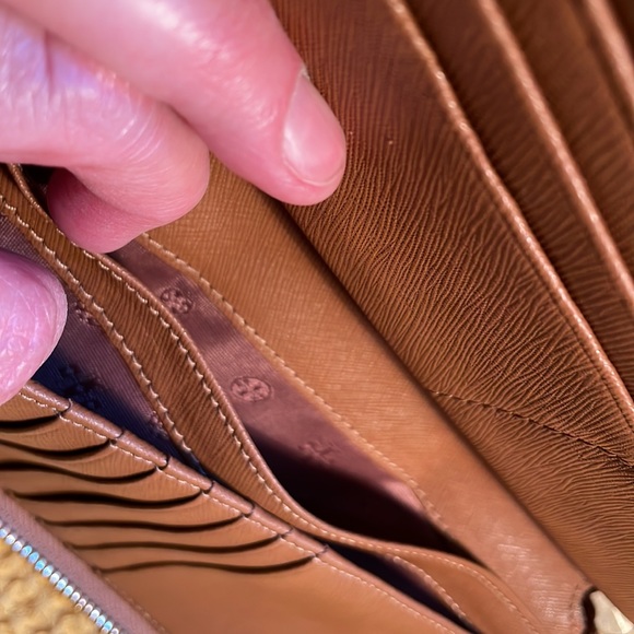 Tory Burch wallet/wristlet - Picture 5 of 6